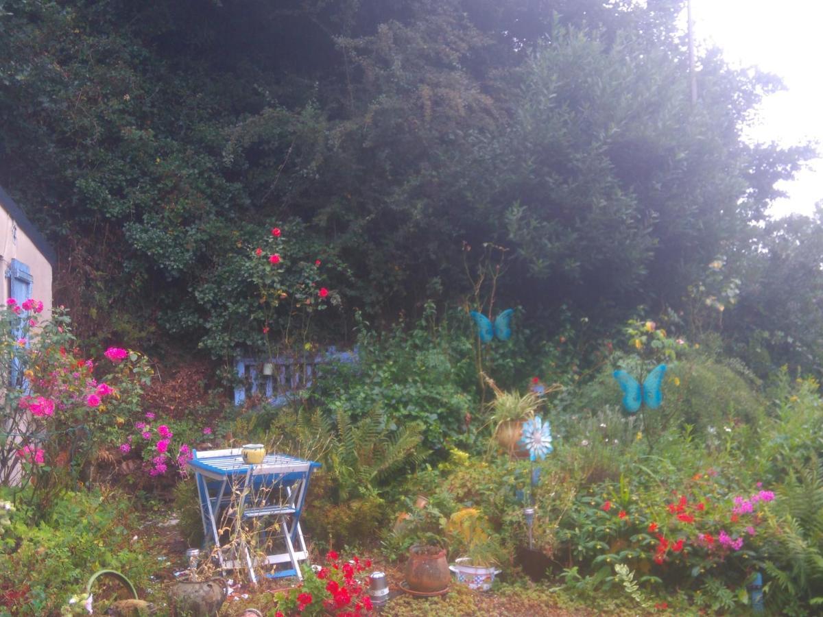 La Petite Maison Bleue Leilighet Jugon-les-Lacs Eksteriør bilde